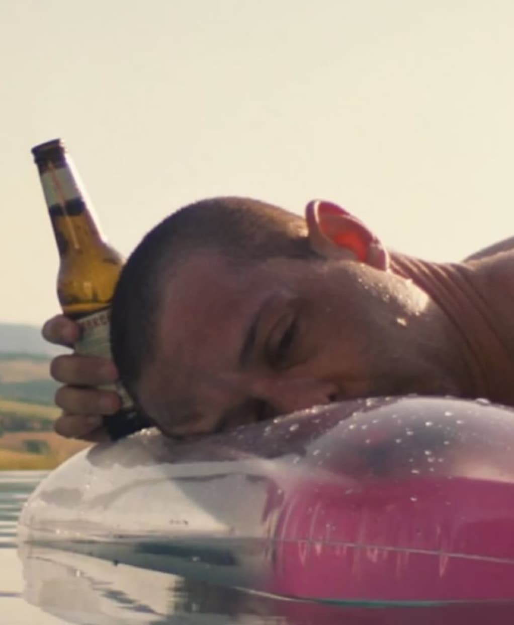 Kendall Roy in pool