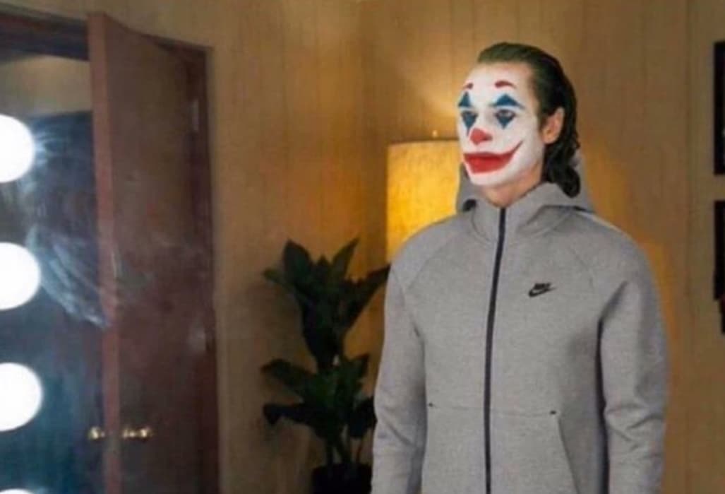 Joker dressing up